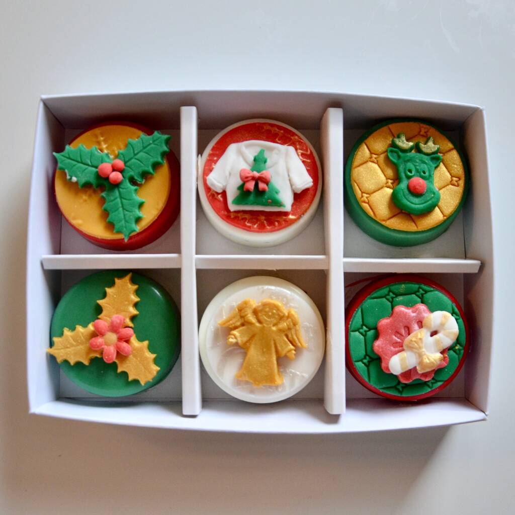 Christmas Coated Oreo Gift Box By La Di Da Sweet Treats ...