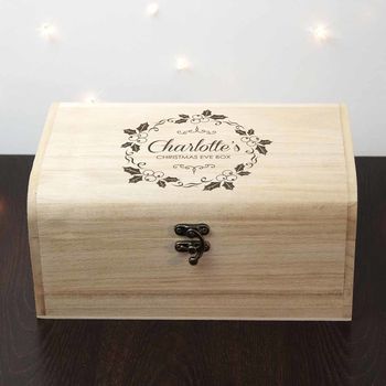 Personalised Christmas Eve Box With Mistletoe Wreath, 3 of 5
