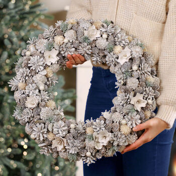 Extra Large Snowdrop Deluxe Christmas Wreath, 3 of 10