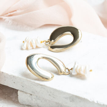 Mismatched Baroque Pearl Conceptual Earring, 2 of 3