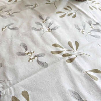 Mistletoe Luxury Table Paper Fibre Cover Christmas Winter Table, 6 of 6