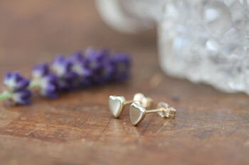 Darcy Nine Carat Gold Slender Heart Earrings, 2 of 3