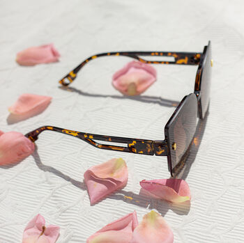 Front Lens Glitter Butterfly Sunglasses In Tortoise Shell, 3 of 4