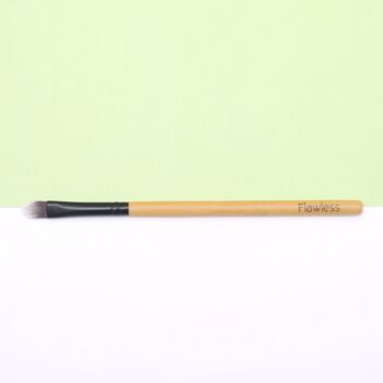Eyeshadow Application Brush Bamboo, 4 of 4