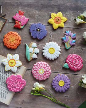 Hand Iced Rose June Birth Flower Letterbox Biscuit, 3 of 5