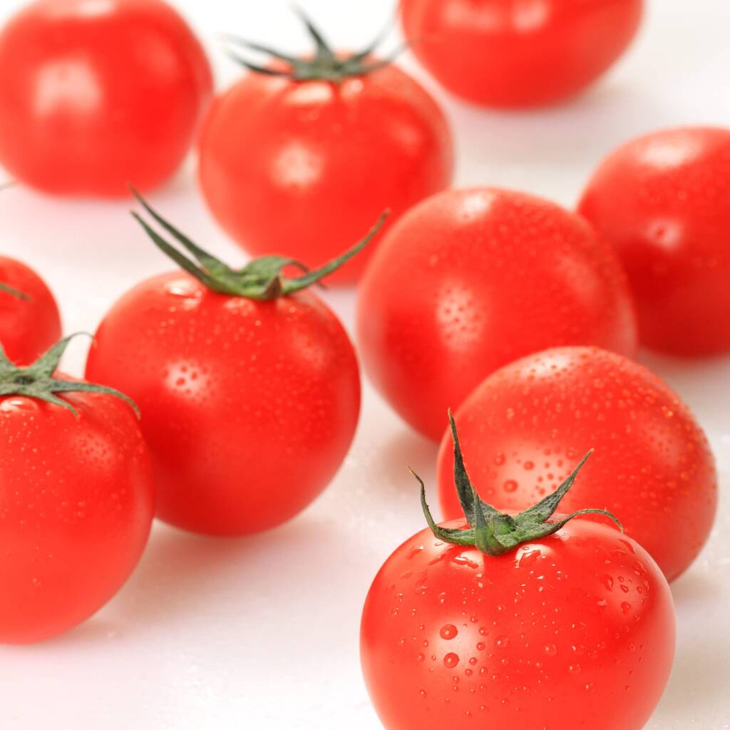 fresh-whole-tomatoes-sweet-million-300g-pack-by-acqua-garden