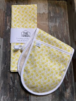 Sunshine Yellow Daffodil Double Oven Gloves, 2 of 2
