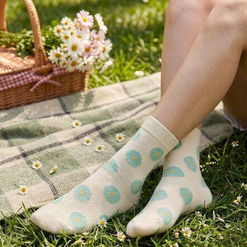Shasta Daisy Socks Gift Box Set Ree Korean Cotton Blend, 8 of 10