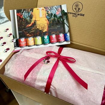 Gift Box Scented Candle Strawberry Fields, 3 of 3