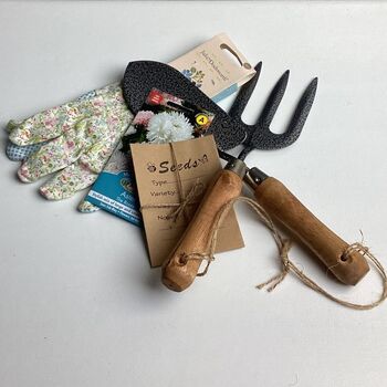 Women's Essential Gardening Tools, 3 of 6