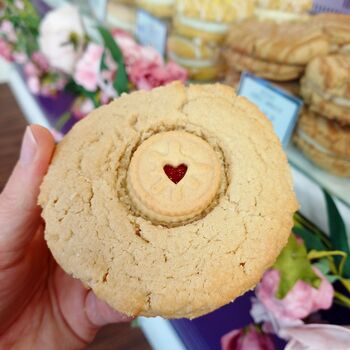 Vegan Jammie Dodger Cookie Sandwich – Raspberry Jam, 6 of 6