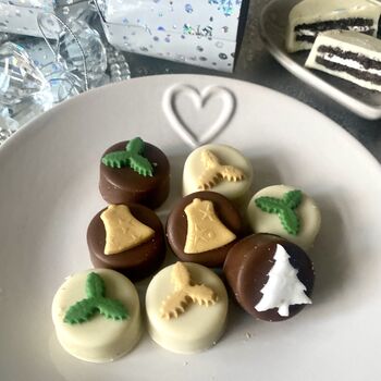 Xmas Letterbox Selection Of Mini Chocolate Coated Oreos, 8 of 10