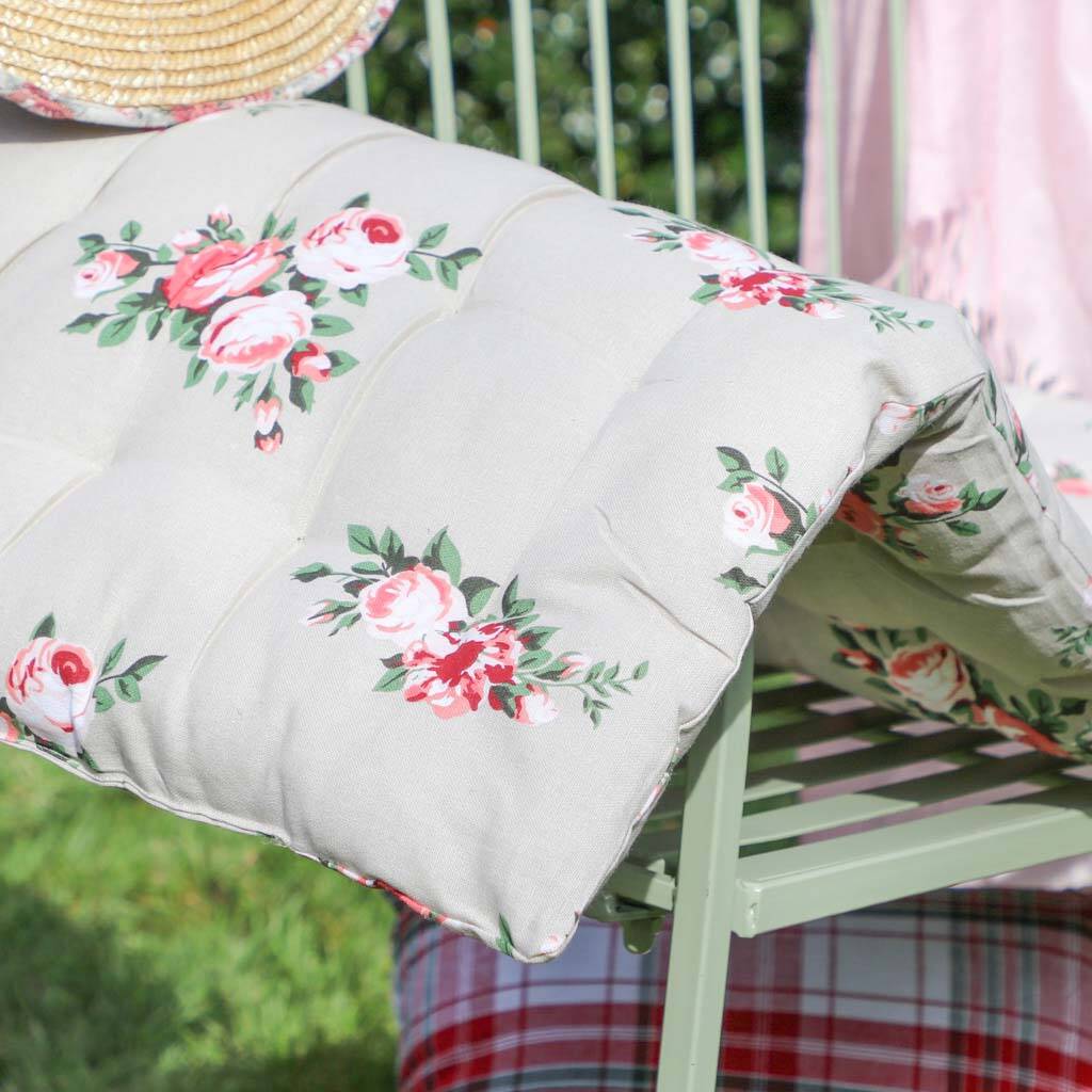Country Rose Padded Garden Bench Cushion By Dibor