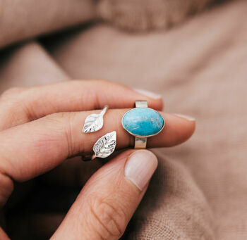 'Lagoon' Hammered Silver Ring With Turquoise Howlite, 3 of 4