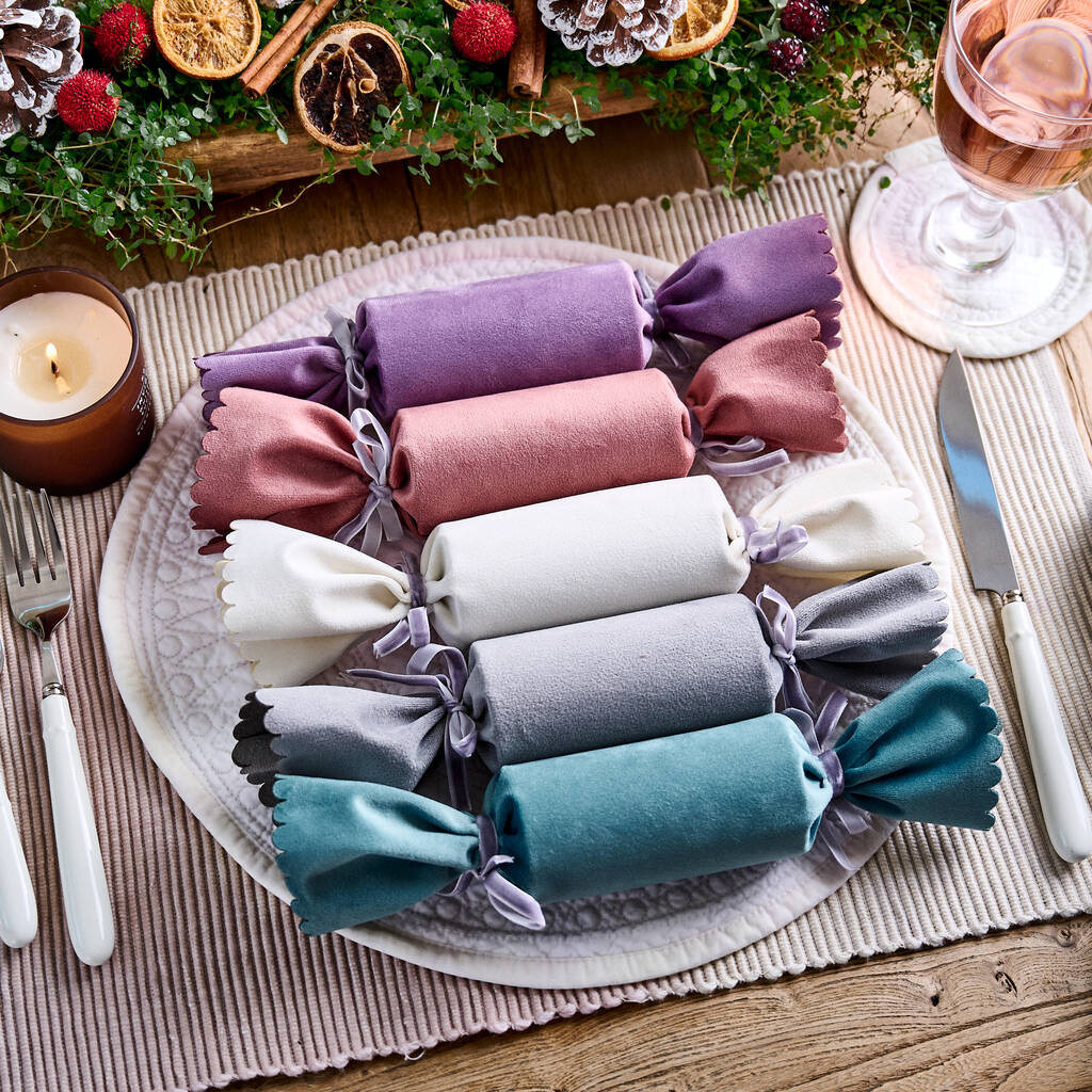 Reusable hotsell Velvet Christmas Cracker Set