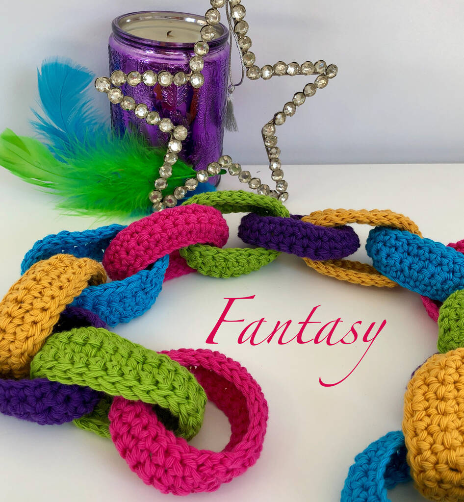 Christmas 'paper' Chain Decoration Crochet Kit By Suzie Jules