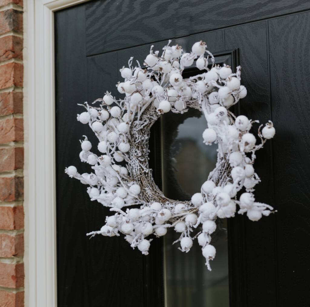 White Snowberry Christmas Wreath