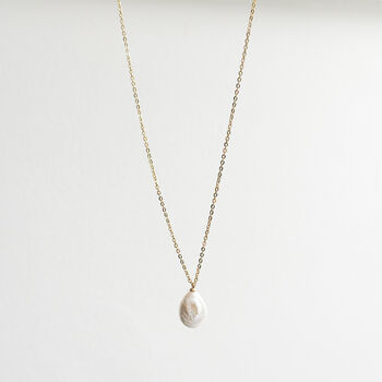 Freshwater Teardrop Pearl 18k Gold Necklace, 2 of 3