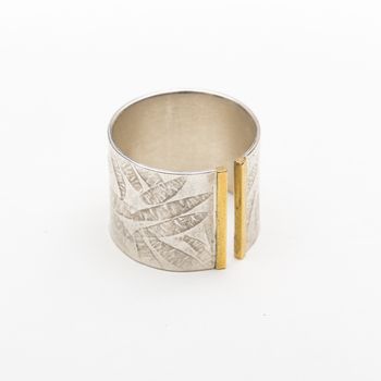 Petals 'Cigar Band' Embossed Ring, 3 of 10