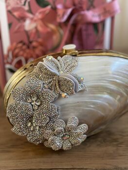 Brasilia Shell Clutch, 2 of 5