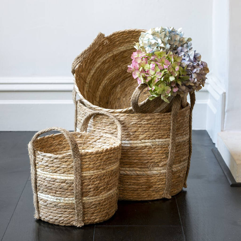 Neutral Straw And Corn Basket With Handles