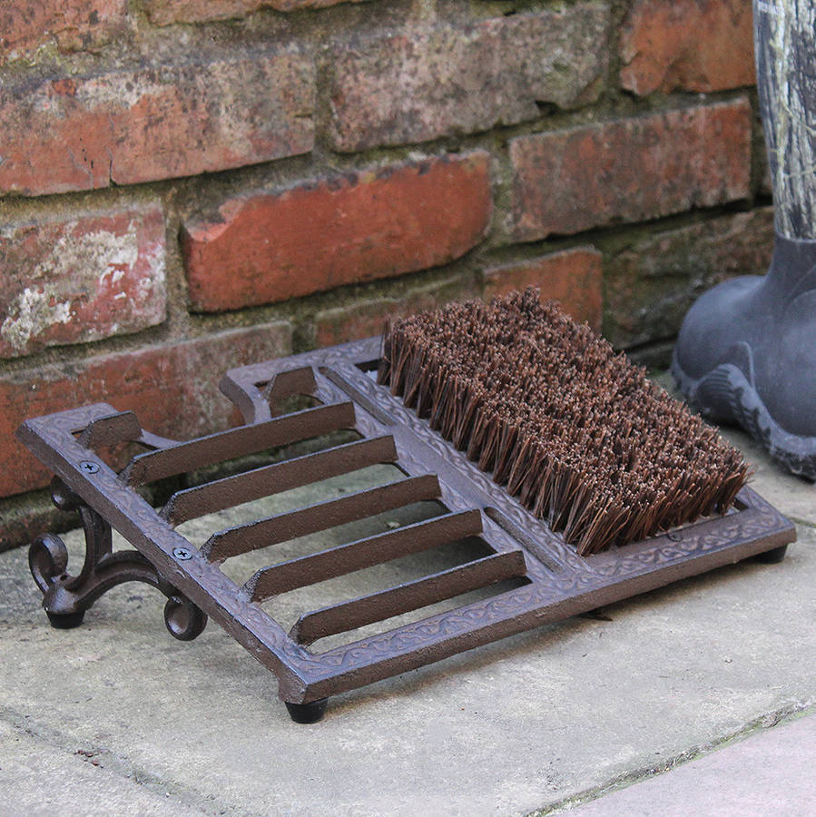 boot puller and brush