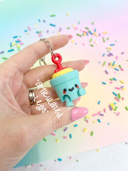 Articulated Bucket And Spade Clicker Fidget Keychain, 5 of 5