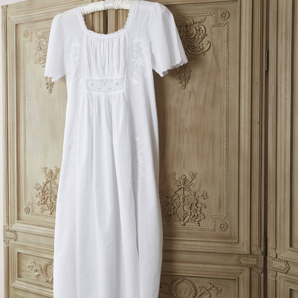 White Cotton Short Sleeve Nightdress 18th Century, 1 of 5