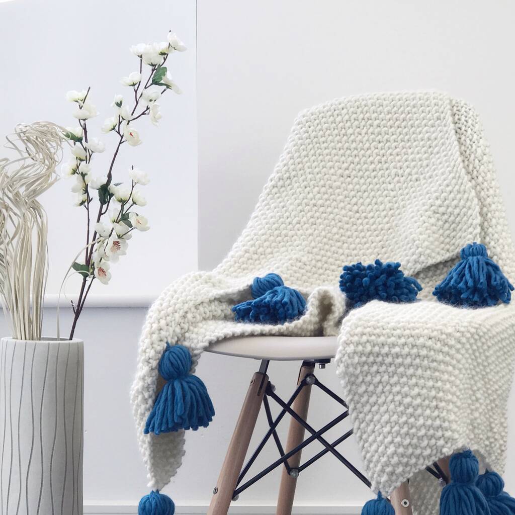 Knit Your Own Chunky Tassel Throw In White/Blue Tassels By Stitch