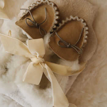 Deluxe Reindeer And Moccasins Hamper Cosy Gift Set, 3 of 4