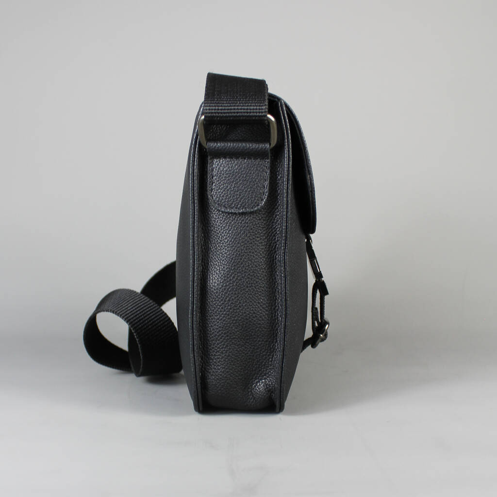 Black Leather Crossbody Flight Bag With Gunmetal Zip By LeatherCo ...