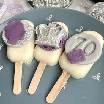 Queen's Jubilee Personalised Trio Of Cakesicles, 6 of 12