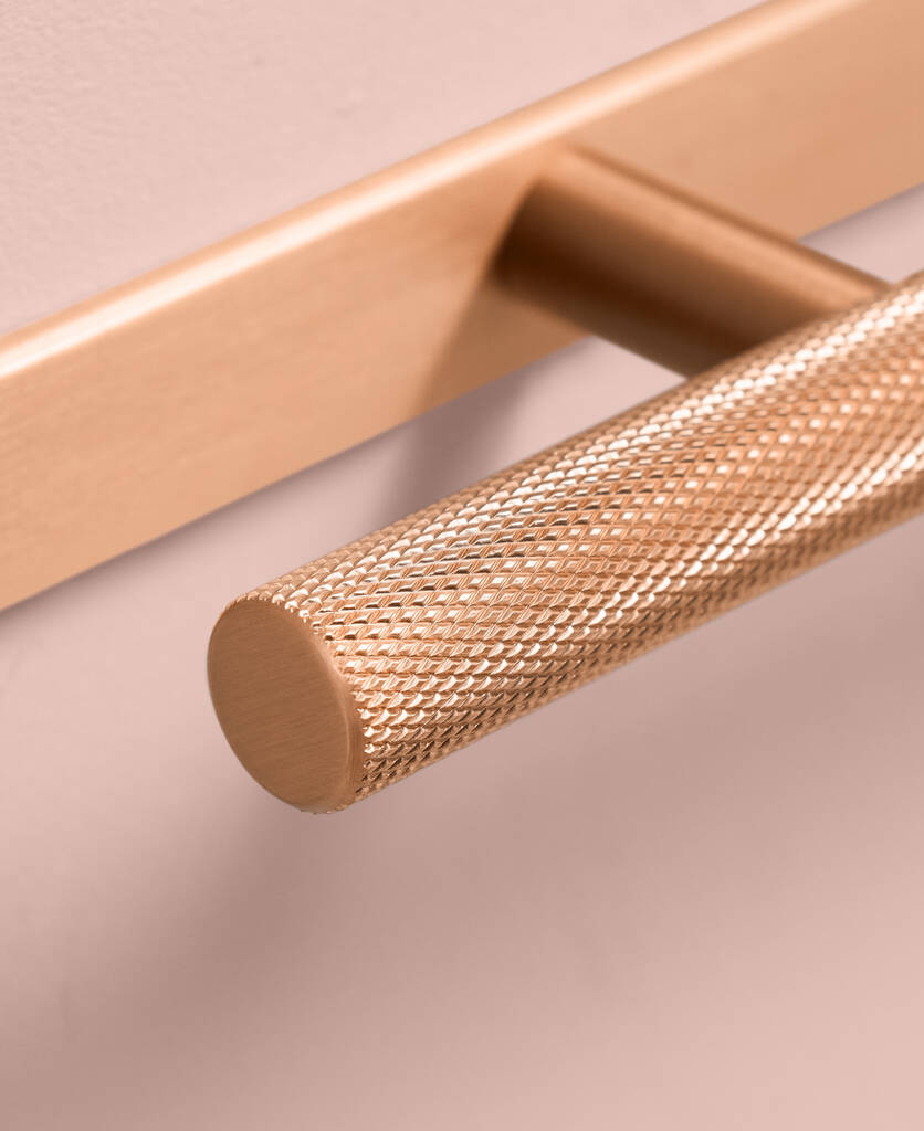 Skyscraper Knurled Handle With Plate By Dowsing & Reynolds