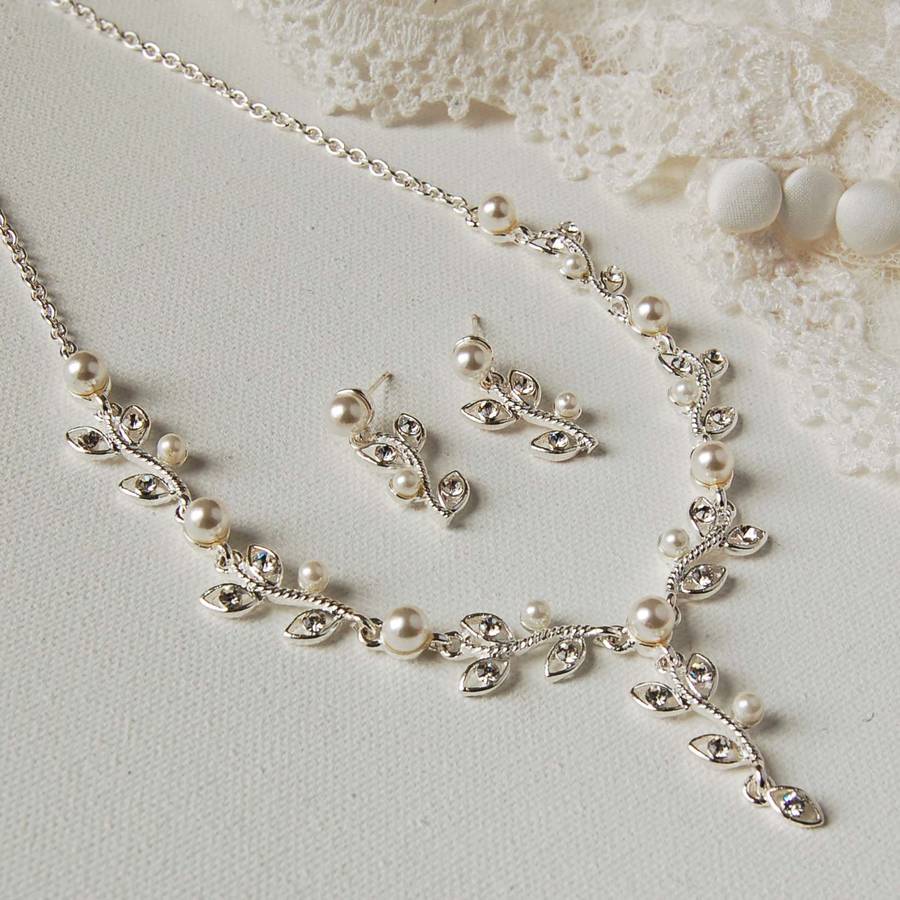 Pearl And Diamante Garland Necklace Set By Highland Angel 2231