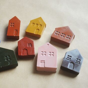 Cosy Cabins – Natural Beeswax Crayon Set In A Tin, 2 of 4