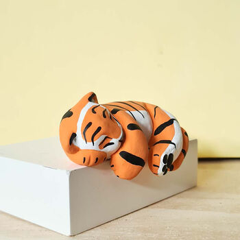 Tiger 'shelf sitter' Orange, 2 of 7