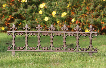 Huge 82cm Ornate Fleur De Lys Cast Iron Lawn Edging Border, 4 of 4