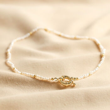 Round Clasp And Pearls Necklace In Gold, 2 of 5