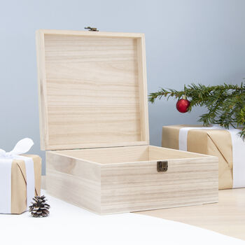 Personalised Festive Garland Christmas Eve Box, 7 of 12