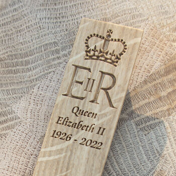 Queen Elizabeth I I Commemorative Oak Bookmark, 2 of 3