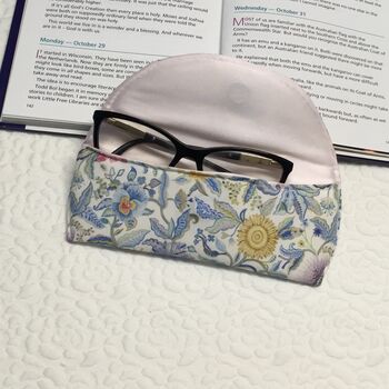 Liberty Soft Glasses Case With Magnetic Closure White Floral, 2 of 9