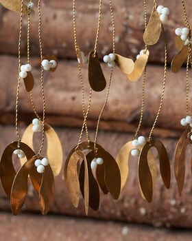 Mistletoe Garland With Antiqued Brass Leaves, 4 of 5