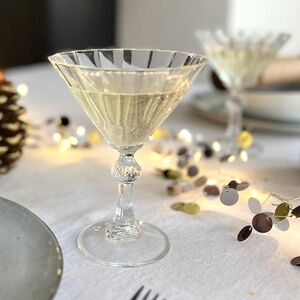 Sister.ly Drinkware Handmade Hammered Martini Glasses with Gold Rim - Set of 2, Gold Rimmed Martini Glasses and 2 Gold-Plated Cocktail Picks, Unique
