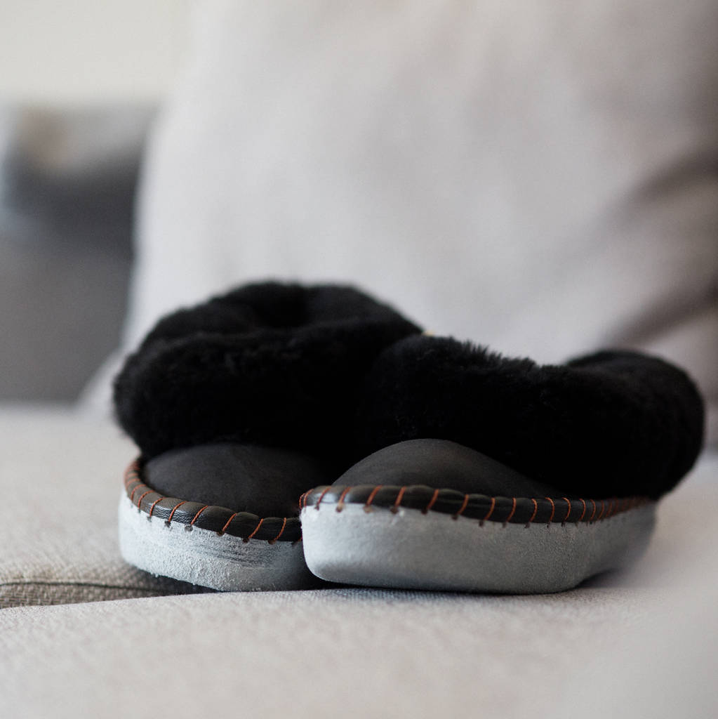 black sheepskin slippers mens