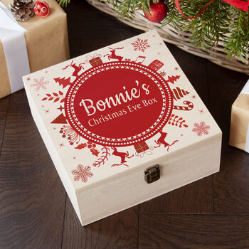 Personalised Snowflake Wreath Christmas Eve Box, 6 of 8