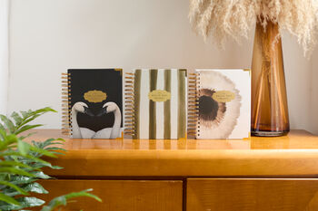 Minimal 2026 Daily Planner Diary: Petunia, 11 of 12