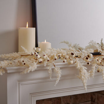 Luxury Pre Lit Pampas Garland, 3 of 7