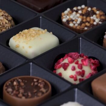 Congratulations Chocolate Gift Box | 16 Chocolates, 4 of 5