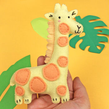 Gloria The Giraffe Felt Sewing Kit, 6 of 9
