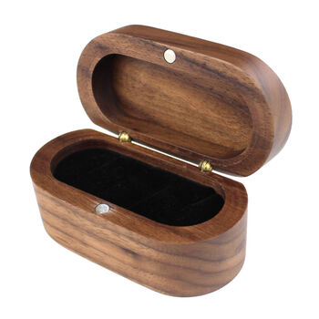 Electric Guitar Tin Of Four Merry Christmas Picks, 8 of 12